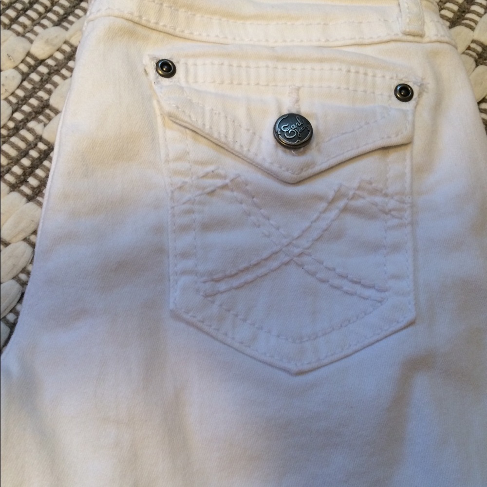 Shorts - Picture 3 of 3
